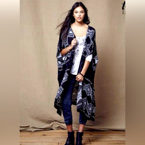 Aeropostale Other - Aeropostale Printed Kimono Cardigan by Tokyo Darling Size OS